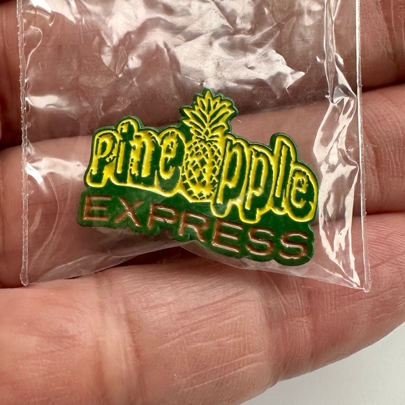 Gelato Canna Co Collectable Pin (Pineapple Express) - Picture 3 of 3